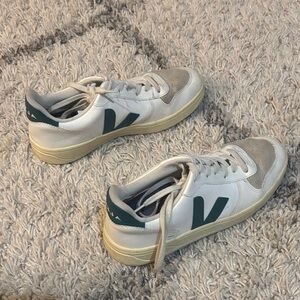 Veja Cream and Green Casual Sneakers